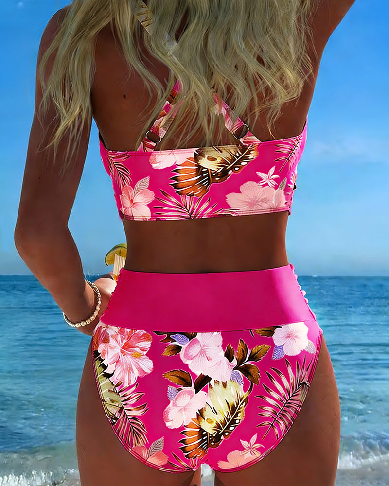 Biquíni com estampado floral em contraste e fenda
