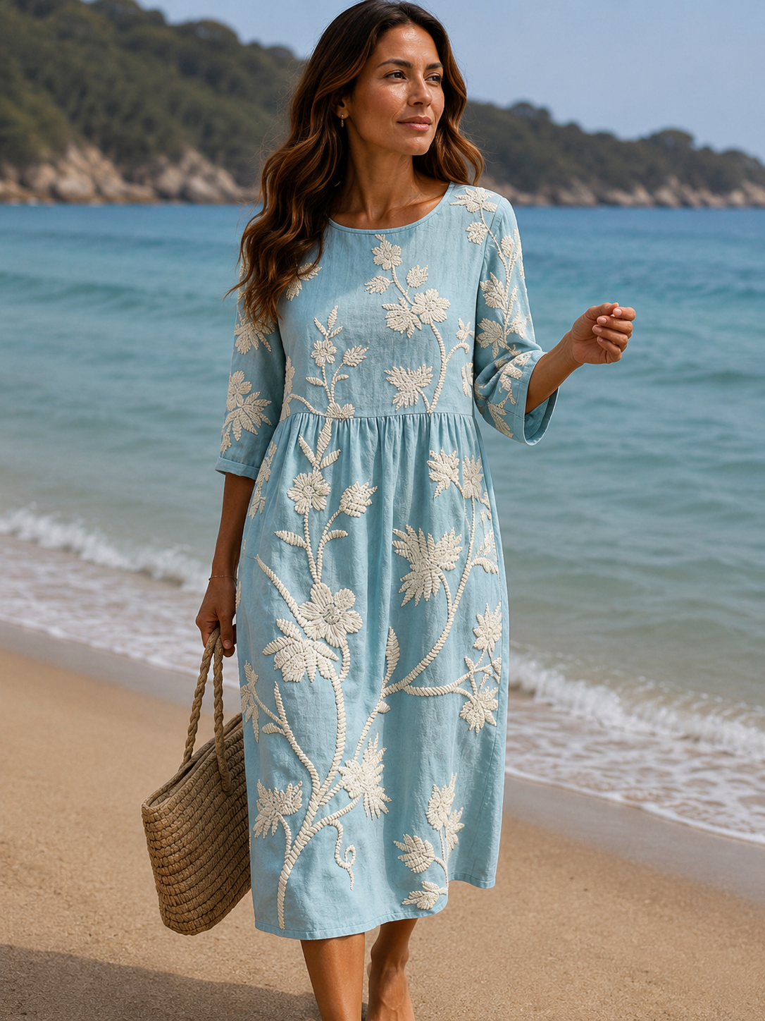 Vestido informal de mulher com estampado floral.