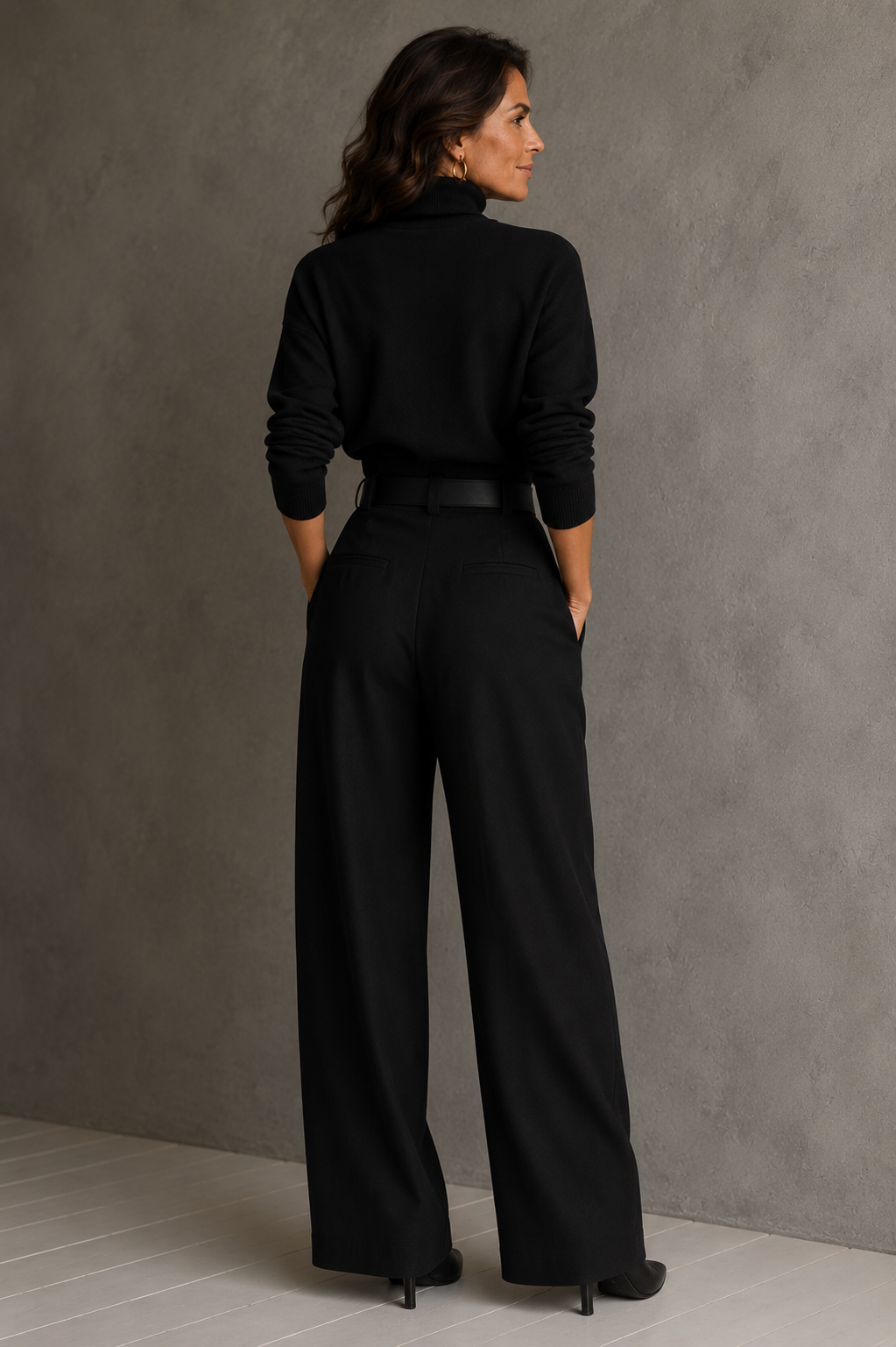 Victoire | Conjunto Preto com Gola Alta & Calças