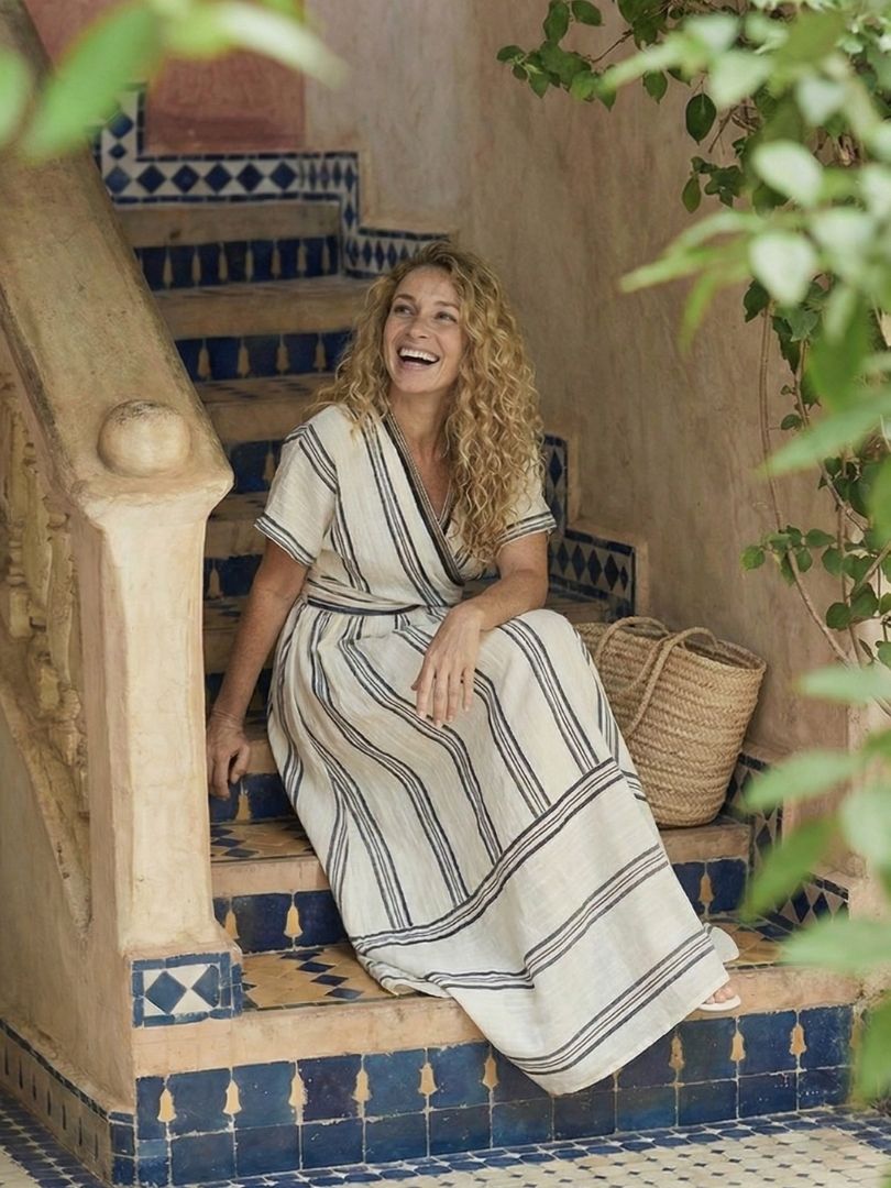 Chantal | Vestido midi portefeuille de mangas curtas em V
