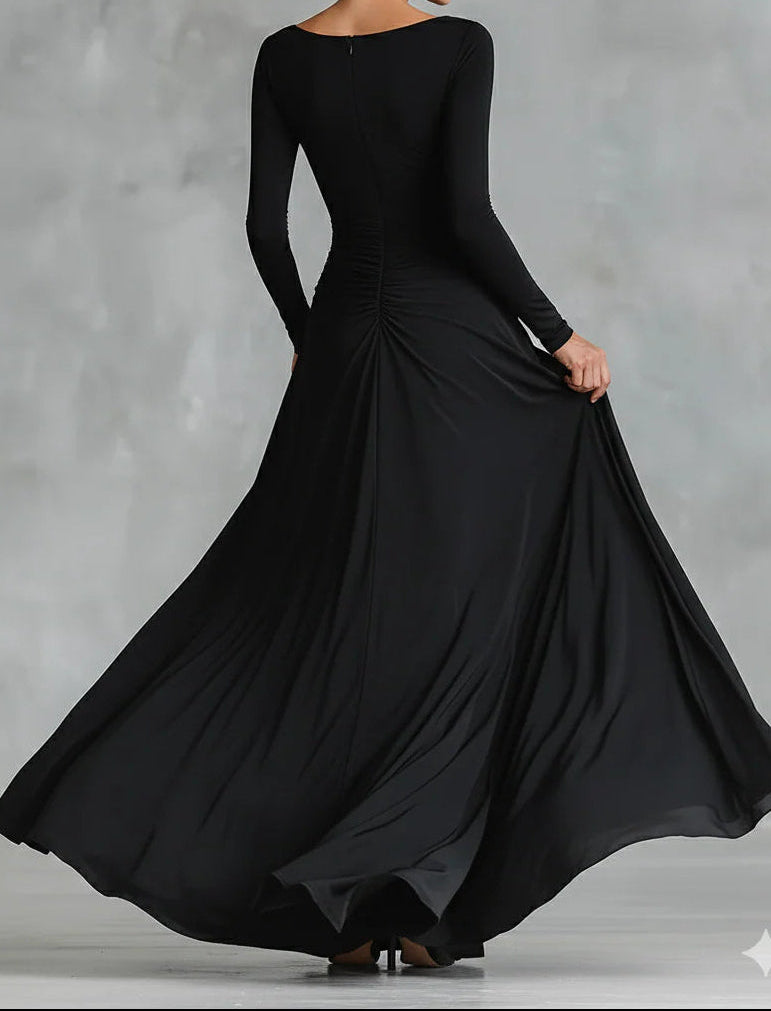Noémie | Vestido Longo Preto com Decote Bateau & Drapeado Elegante